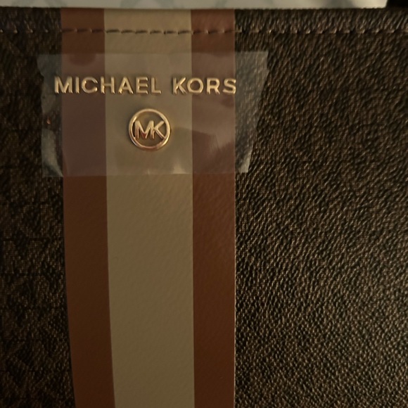 Michael kors brown logo belt bag with stripe small NWT - Picture 4 of 5